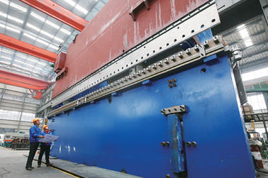 2 সেট সুংসগতি একসাথে কাজ CNC, সঙ্গে হাইড্রোলিক পাইপ নম মেশিন